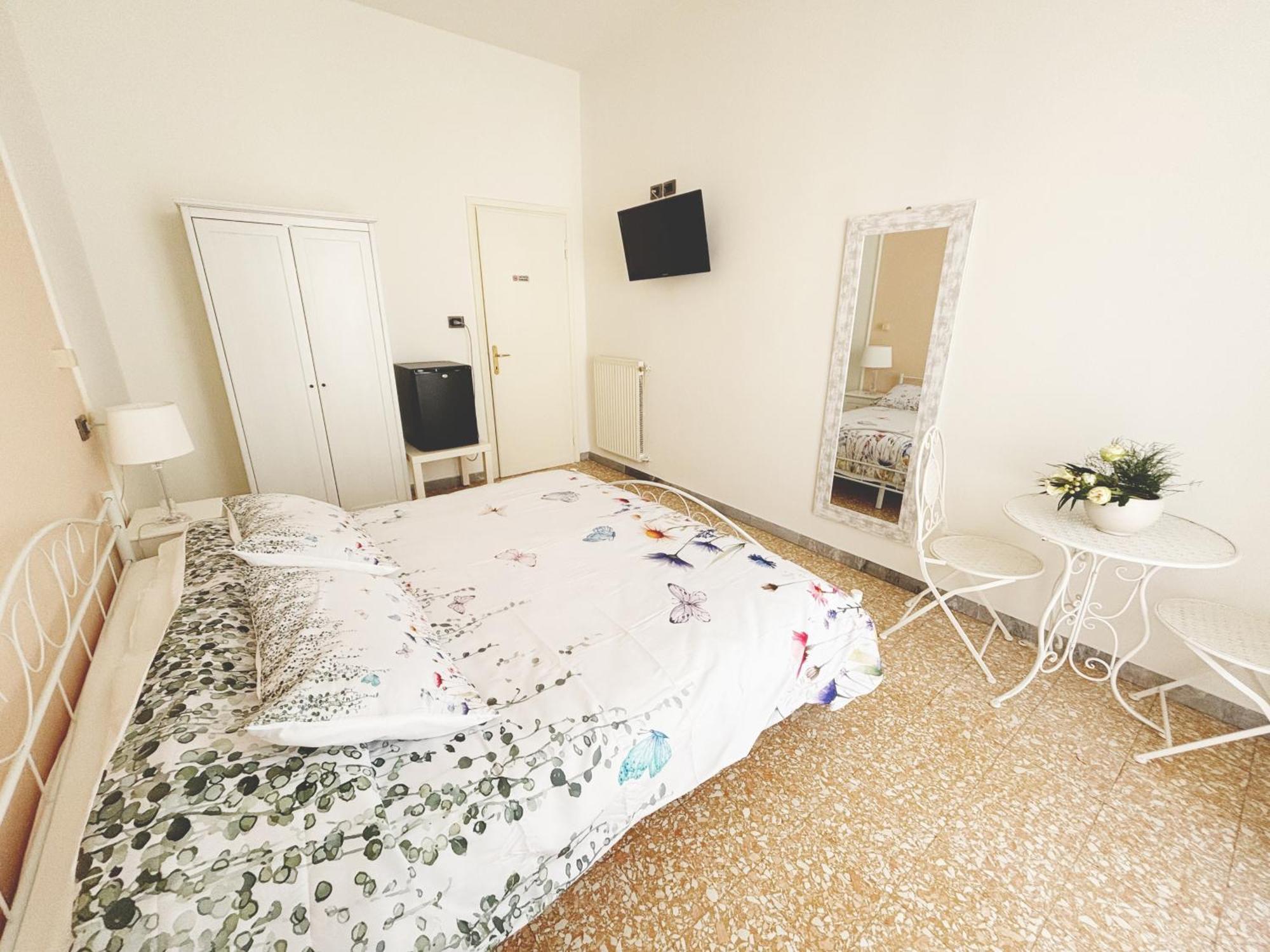 A Casa Di Mario E Nene Acomodação com café da manhã Viareggio Exterior foto